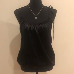 Cute black top with key hole back - S